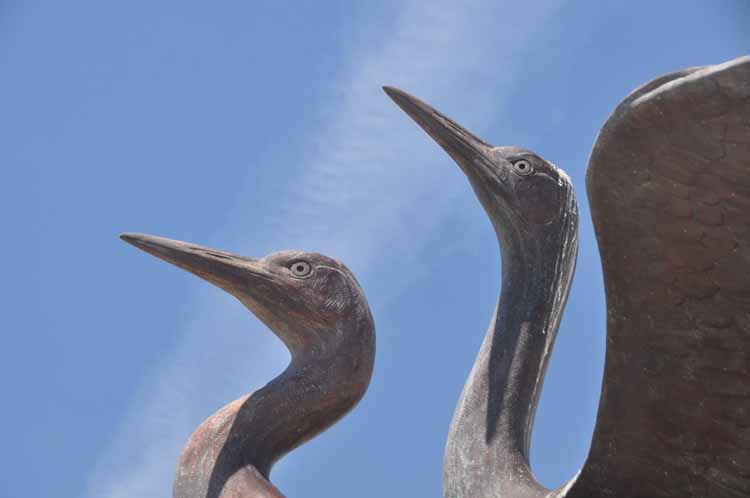 blue heron sculpture
